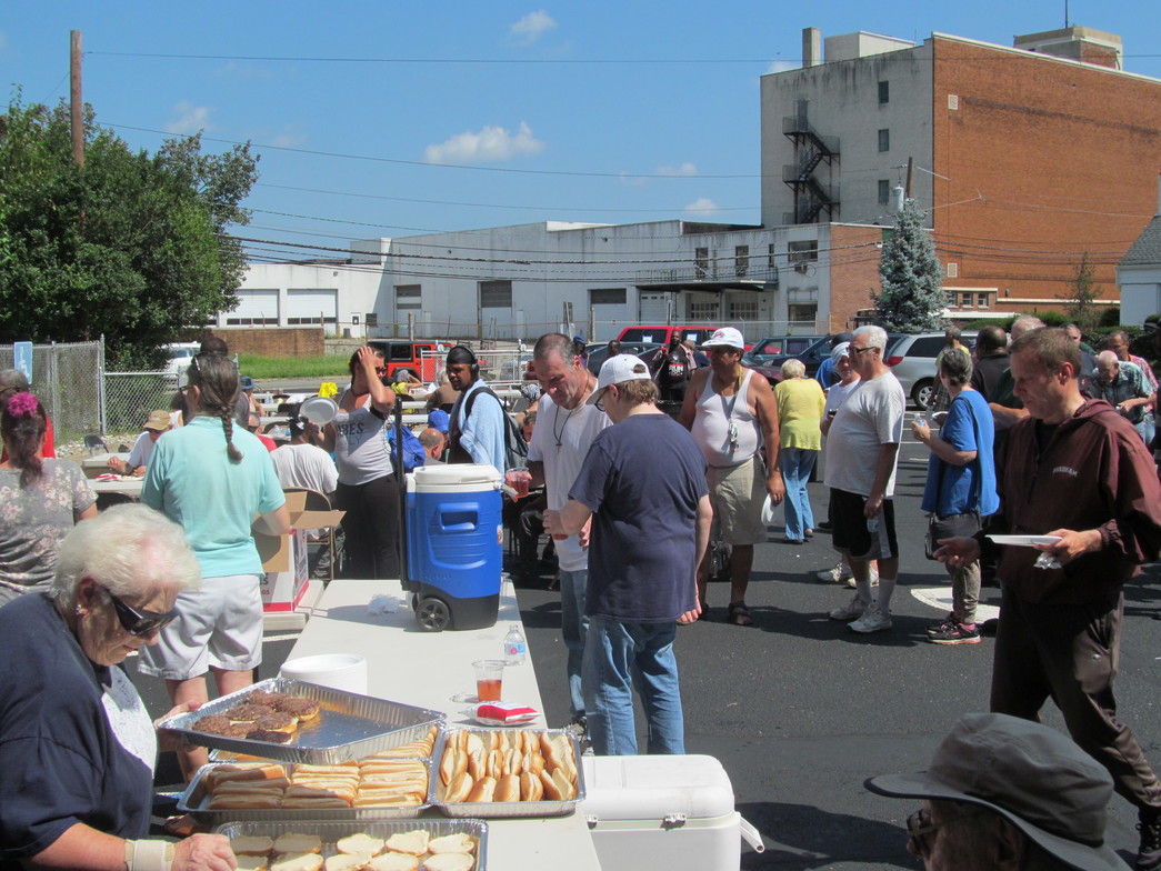 MISSIONS COMMITTEE VOLUNTEERS NEEDED FOR LABOR DAY BARBECUE The